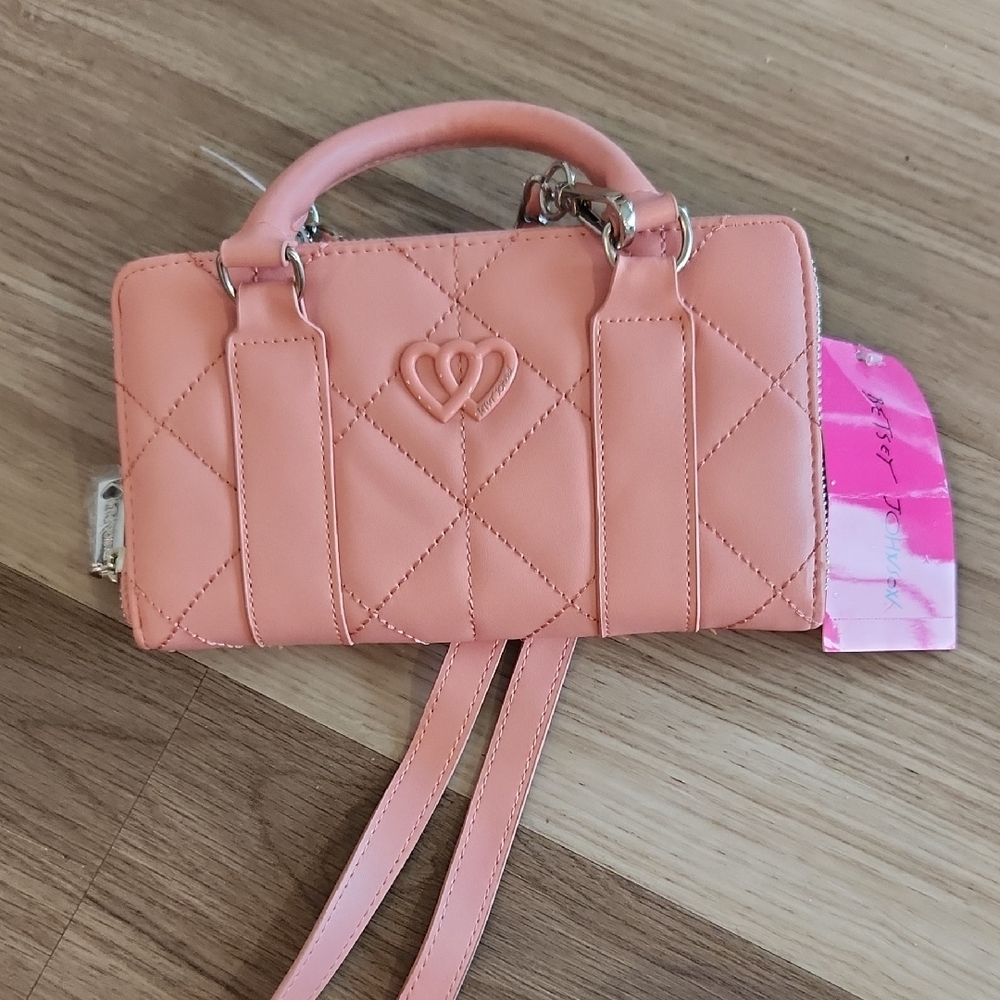 🔥Clearance🔥 Betsey Johnson Pink Peach Quilted Wristlet